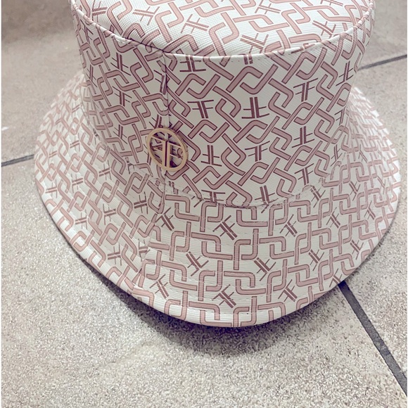 New Foschini logo bucket hat - Picture 5 of 5